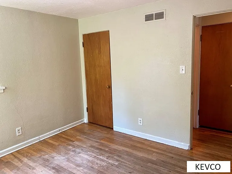 100 Kenroy Ct — Photo 16