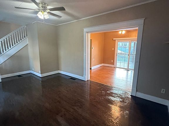 4th image of 408 Parkinson St