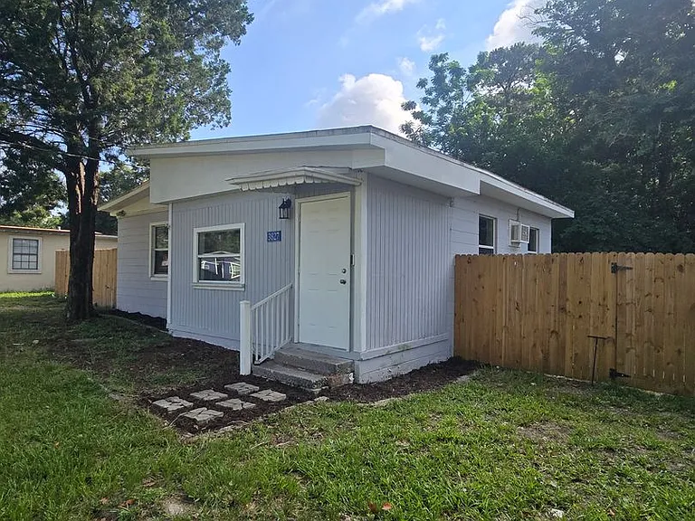 3827 Eve Dr W — Photo 2