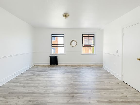 3rd image of 198 Graham Ave Floor 3
