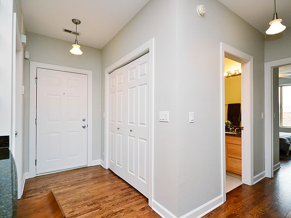 2nd image of 5250 N Lincoln Ave APT 4C