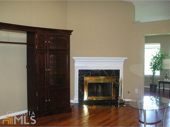 3rd image of 1022 River Plantation Dr