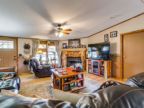 2nd image of 808 Steinway Ln