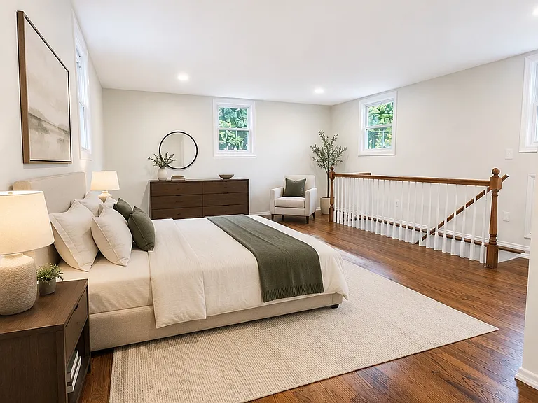 10 Pershing Ave — Photo 7