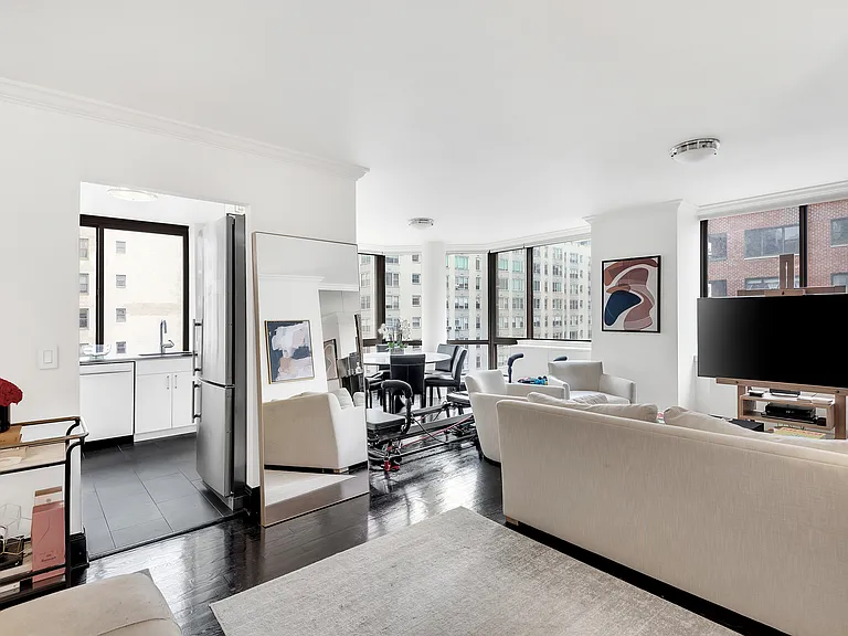 300 E 64th St #11A — Photo 1
