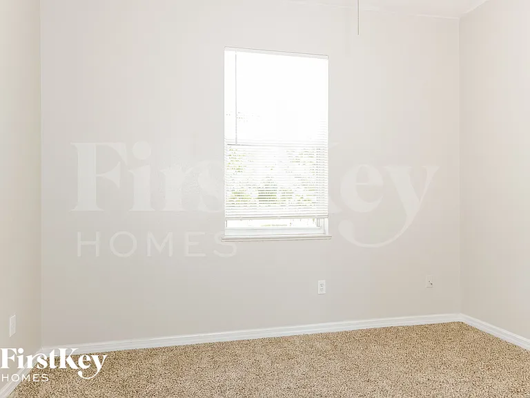 237 SW Ray Ave — Photo 13