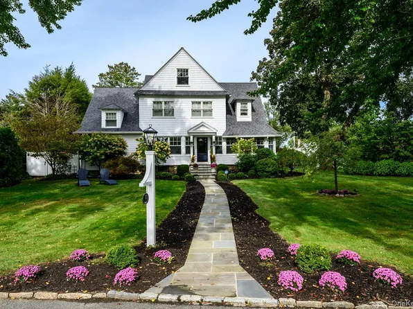 17 Deerfield Avenue, Eastchester, NY 10709
