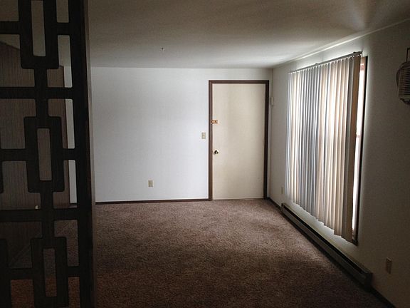 4th image of 352 Stanley Ct APT A