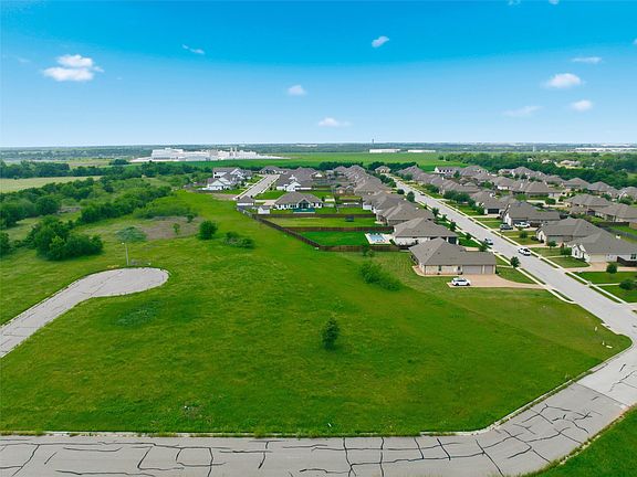 3rd image of Perry Ln