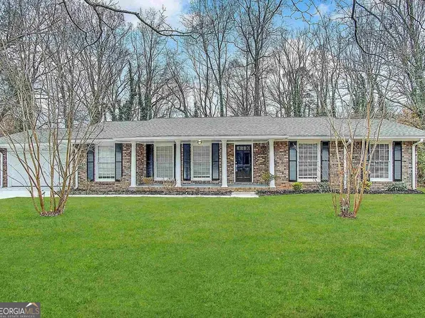 4313 Executive Dr, Stone Mountain, GA 30083