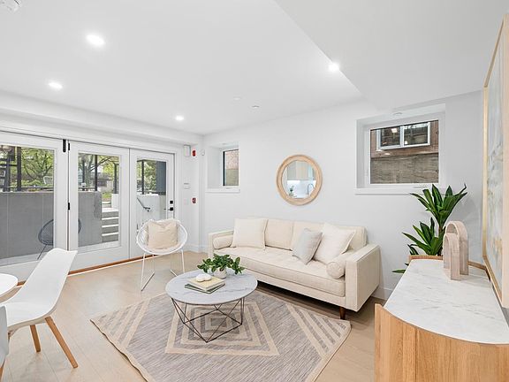 3rd image of 2135 E Pender St #102