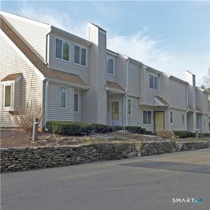 11 Macintosh Lane #11, Ansonia, CT, 06401