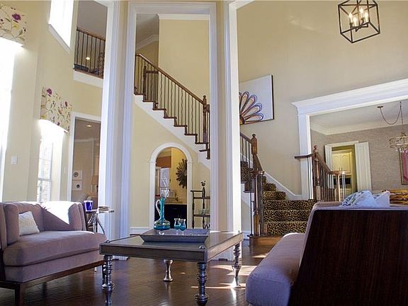 5th image of 1507 Royal Ln