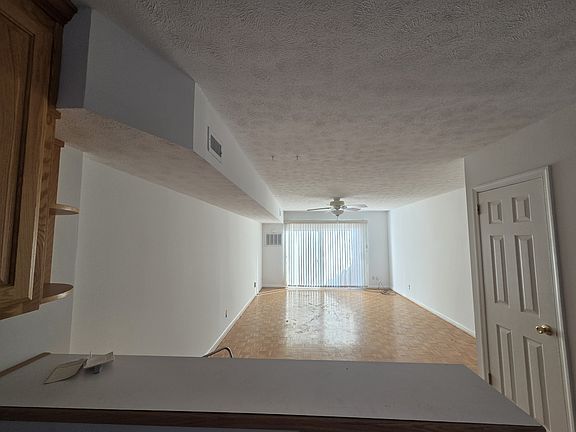 4th image of 455 Bridge St #455