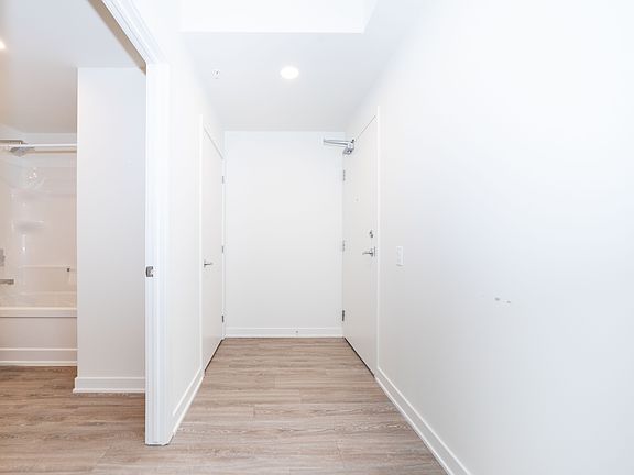 3rd image of 353 Gardner St #1520127