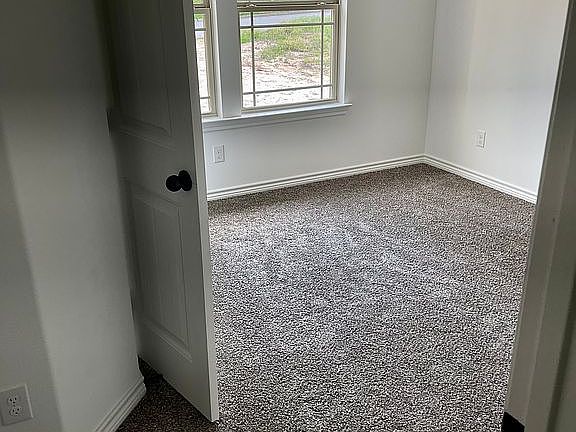 3rd image of 3333 Pine Grove Dr