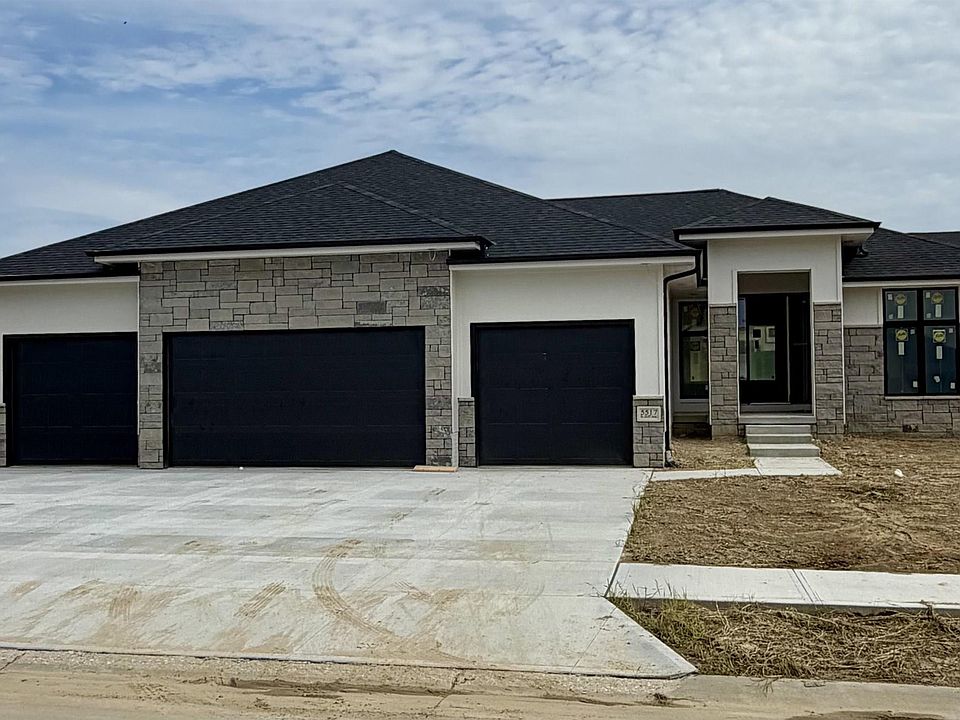 1st image of 5517 N 213th Ave