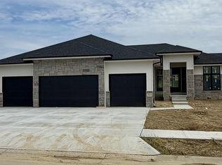 5517 N 213th Ave, Elkhorn, NE 68022