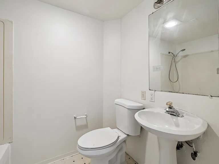 848 NE 92nd St — Photo 11