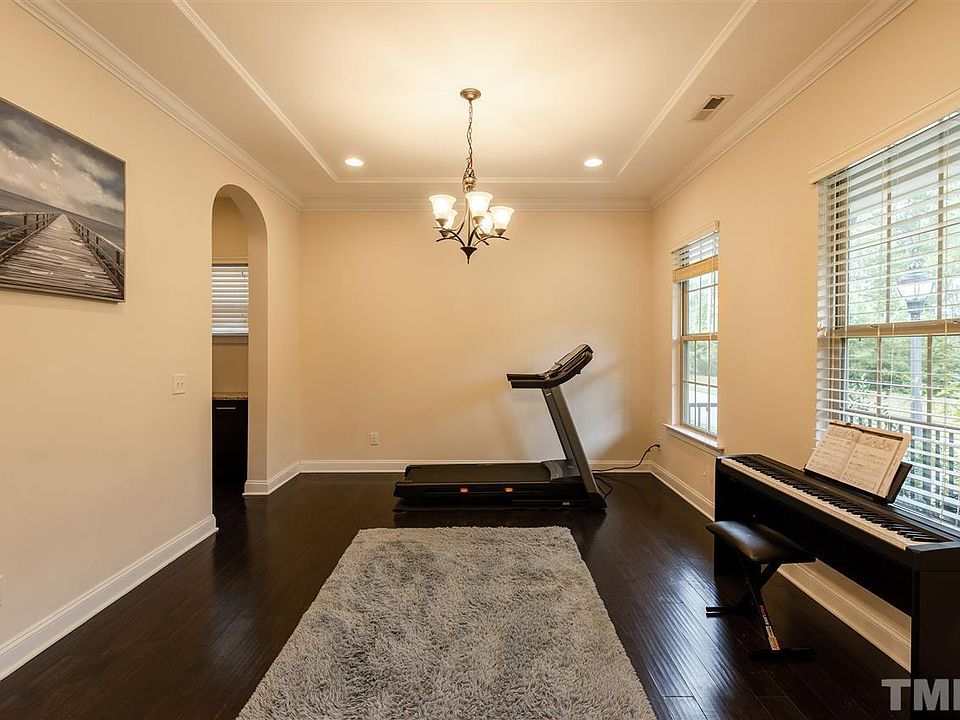 2nd image of 2135 Bluff Oak Dr