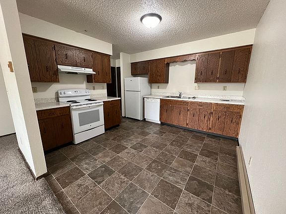 5th image of 2321 20 1/2 Ave S #201