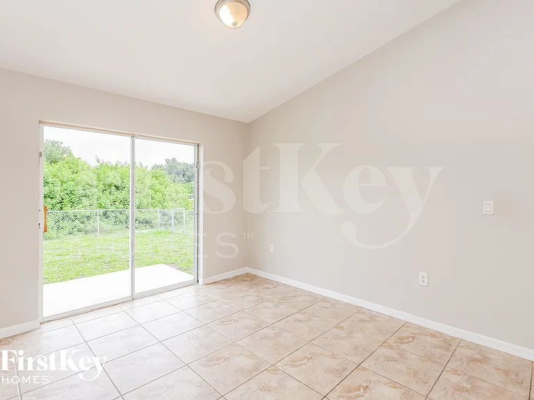 2700 46th St SW — Photo 4