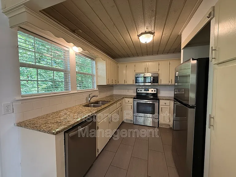5117 S Lions Ave — Photo 6