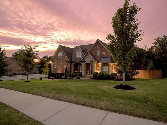5th image of 201 Amana Dr