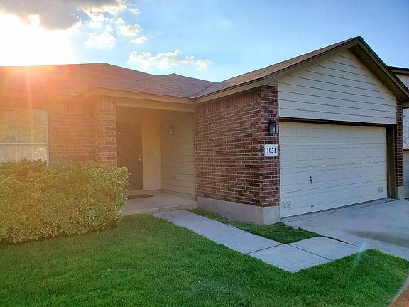 2nd image of 1031 Magnolia Fld