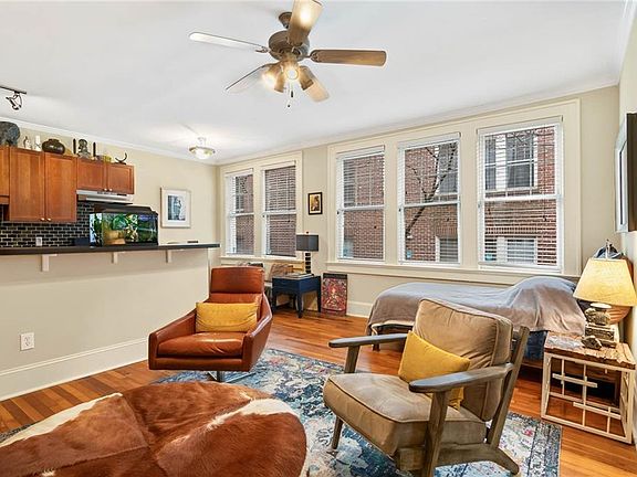 5th image of 741 Frederica St NE APT 5