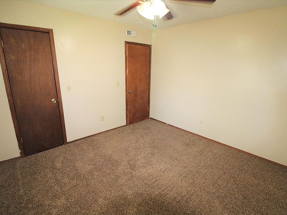 5th image of 706 NE 11th St