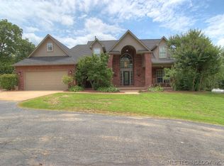 27020 W 11th St S, Sand Springs, OK 74063