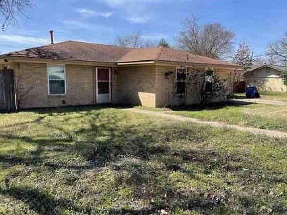 2nd image of 100 Post Oak Ln