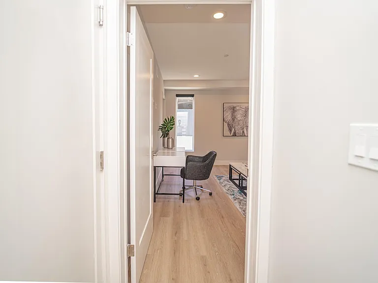 2115 Holly Dr — Photo 6