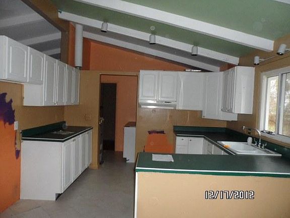 4th image of 310 John Ct