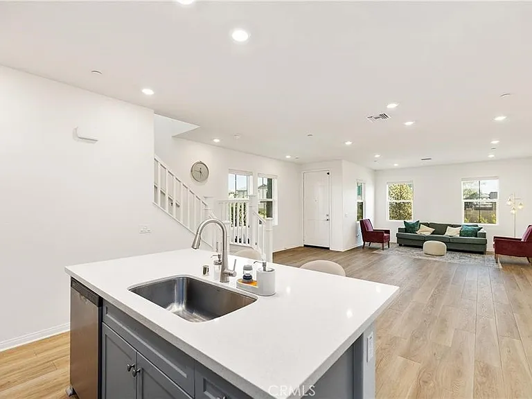 3906 E Coronado Privado — Photo 7