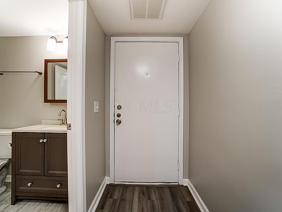 4th image of 5098 Strawpocket Ln #3