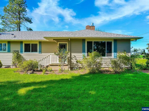 1716 Pine St NE, Silverton, OR 97381