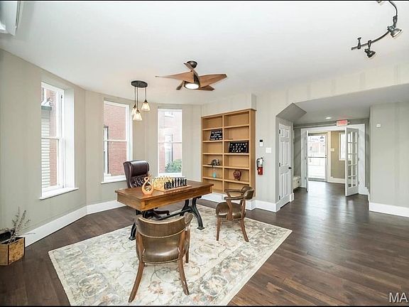 3rd image of 205 S Illinois St