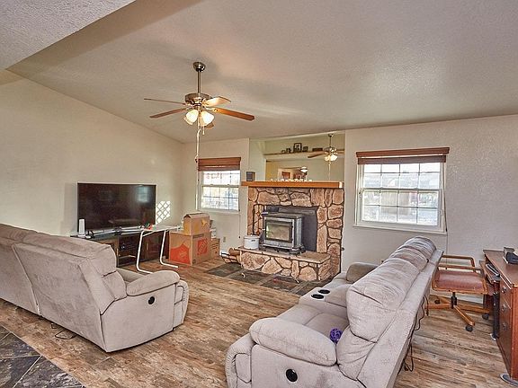 3rd image of 15643 Sitting Bull St