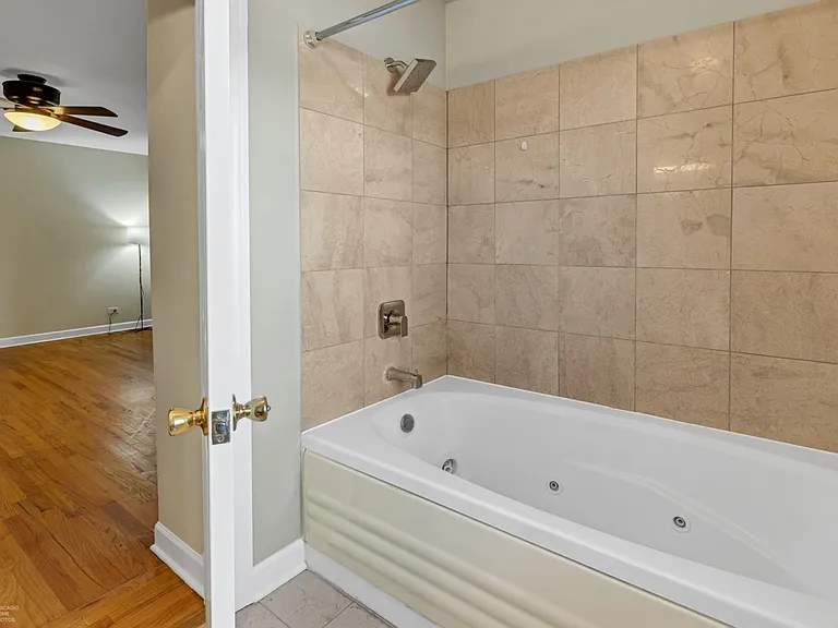 3011 W Gunnison St #2E — Photo 14