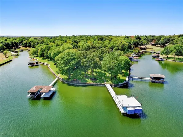 122 Knights Cir, Streetman, TX 75859