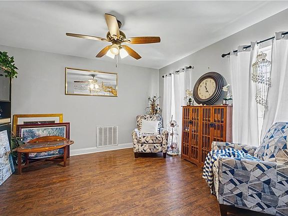 4th image of 109 Saint Thomas Way