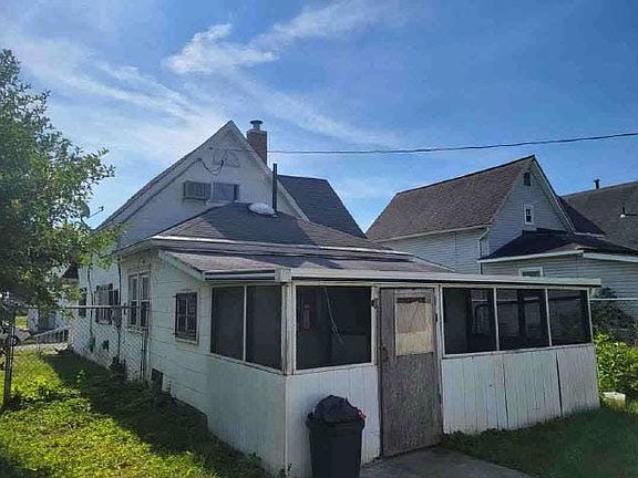 3rd image of 126 Morrow St