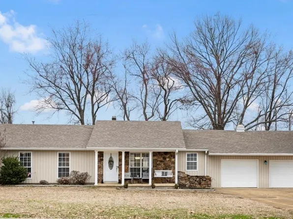 1268 Burnett Ln, Covington, TN 38019