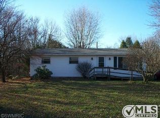 3506 Fairlane Dr, Hamilton, MI 49419