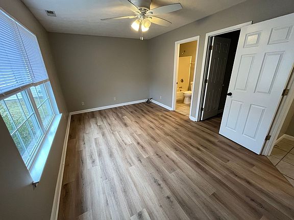 3rd image of 1911 Starks Cir