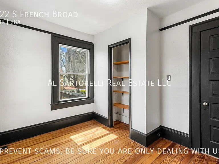 122 S French Broad Ave — Photo 24