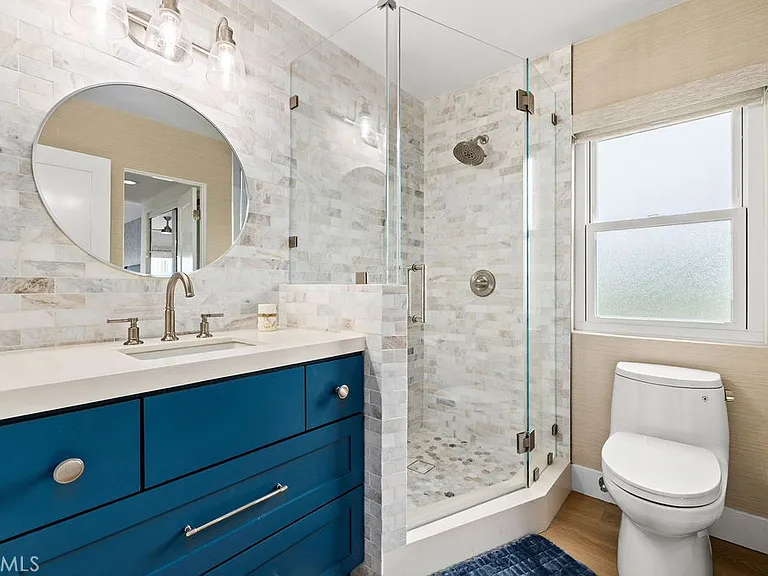 240 Moss St #4 — Photo 18