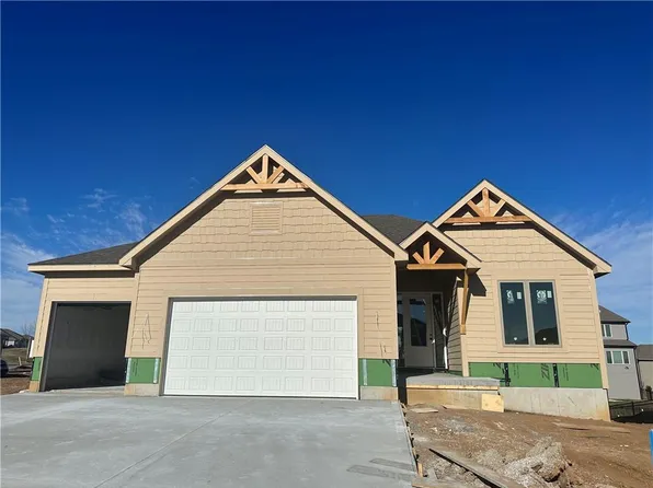 1004 Old Hickory Rd, Greenwood, MO 64034